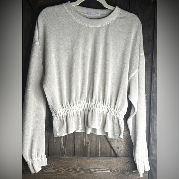 Zara Tops - Zara•Long sleeve•Size Small•cream color